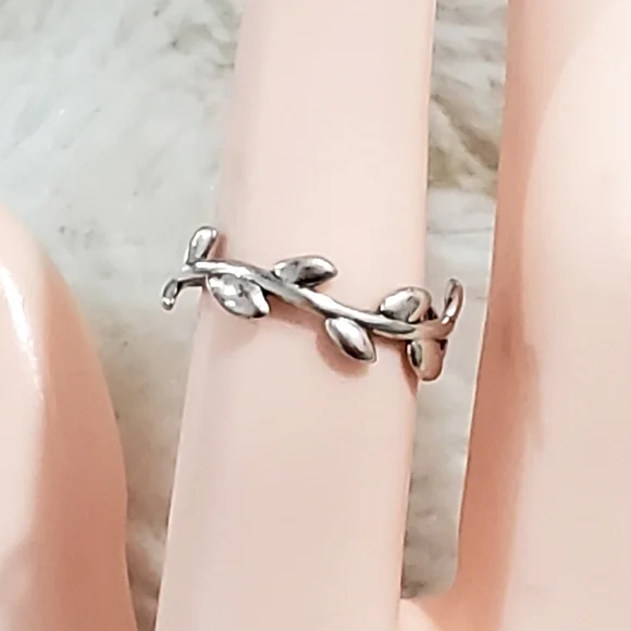 Tiffany Paloma Picasso Olive Leaf Band Ring - Main Image